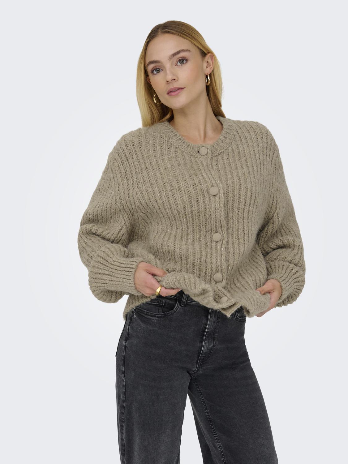 model_shot-front